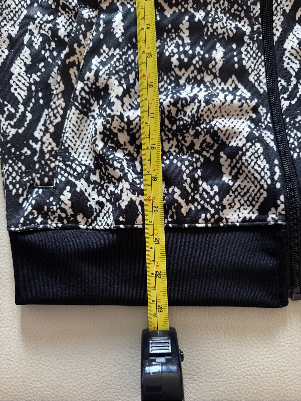 Adidas Trefoil Snake-Print Zip Track Jacket in Black & Cream (Size S) - Picture 12 of 12